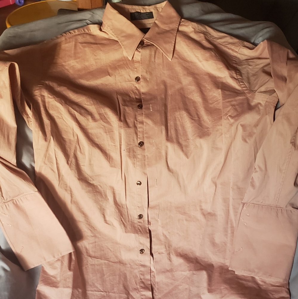 Menz log sleeve collar shirt.
